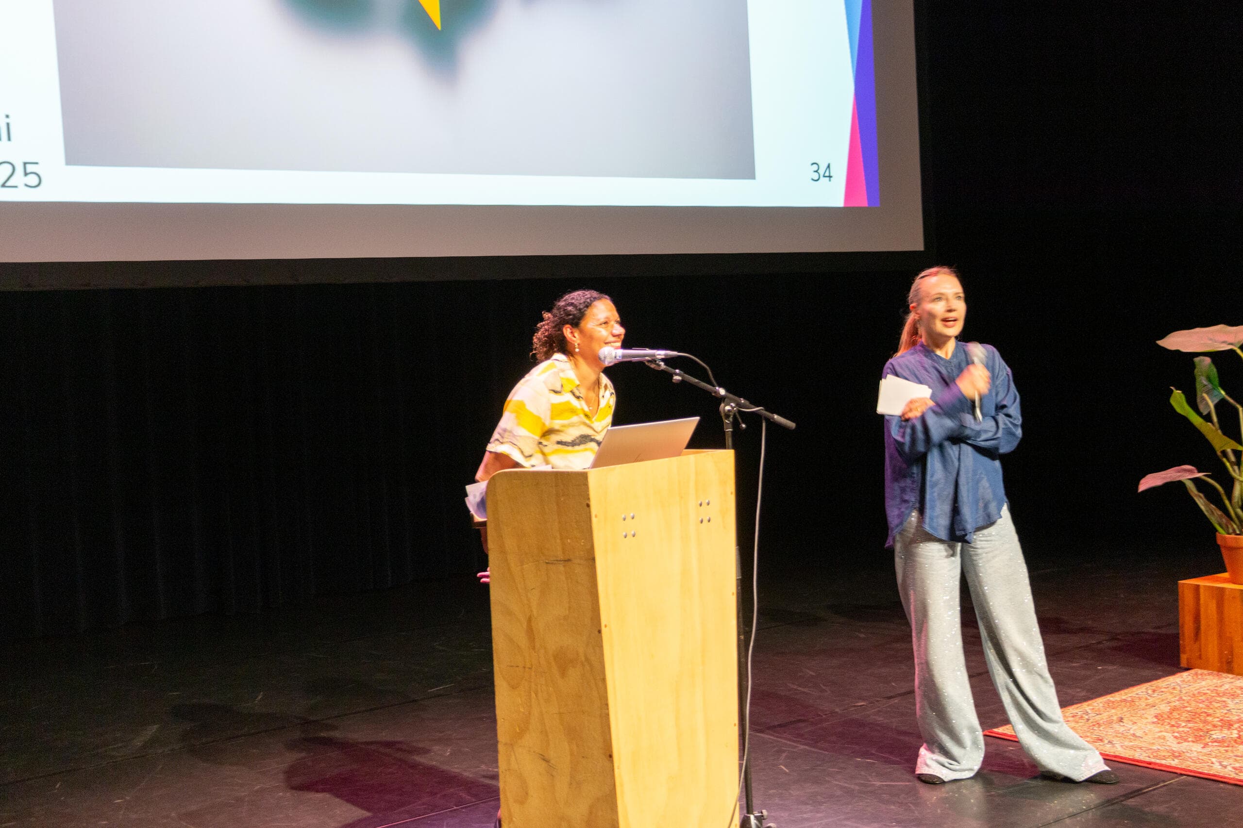 Elvira Devis en Tessel Beek